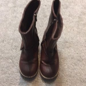 Girls brown boots in good used condition size 10